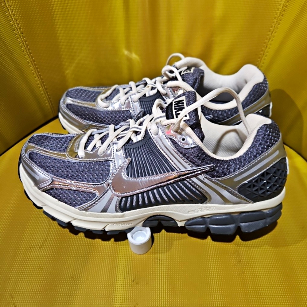 Nike Air Zoom Vomero 5 AWS Gray Silver White Low Top Lace-Up Mesh Sneakers